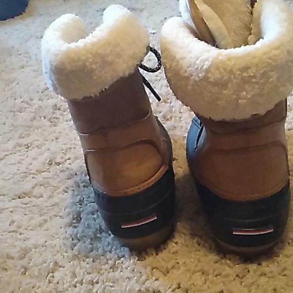 Tommy Hilfiger sherpa rusteen boot. Women's 10 - Picture 3 of 5